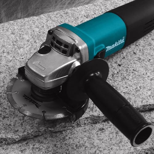 Makita 9556NBK 100mm 4 Angle Grinder 840W Case